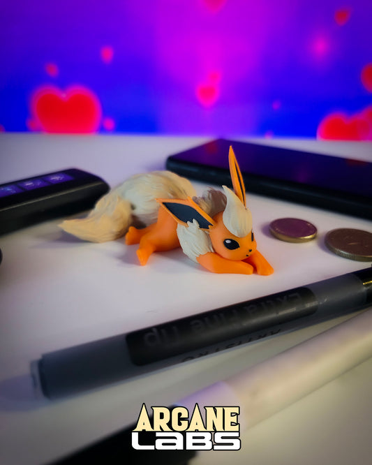 Mini Flareon Pokémon Statue