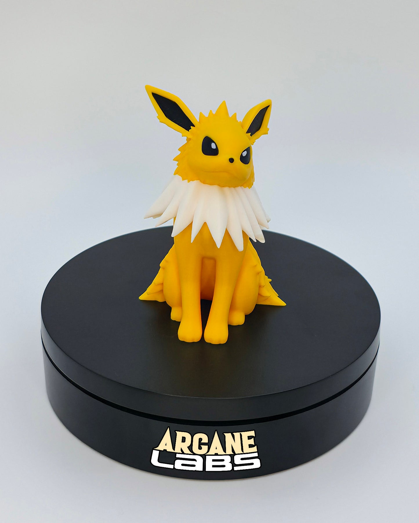 Mini Jolteon Pokémon Statue